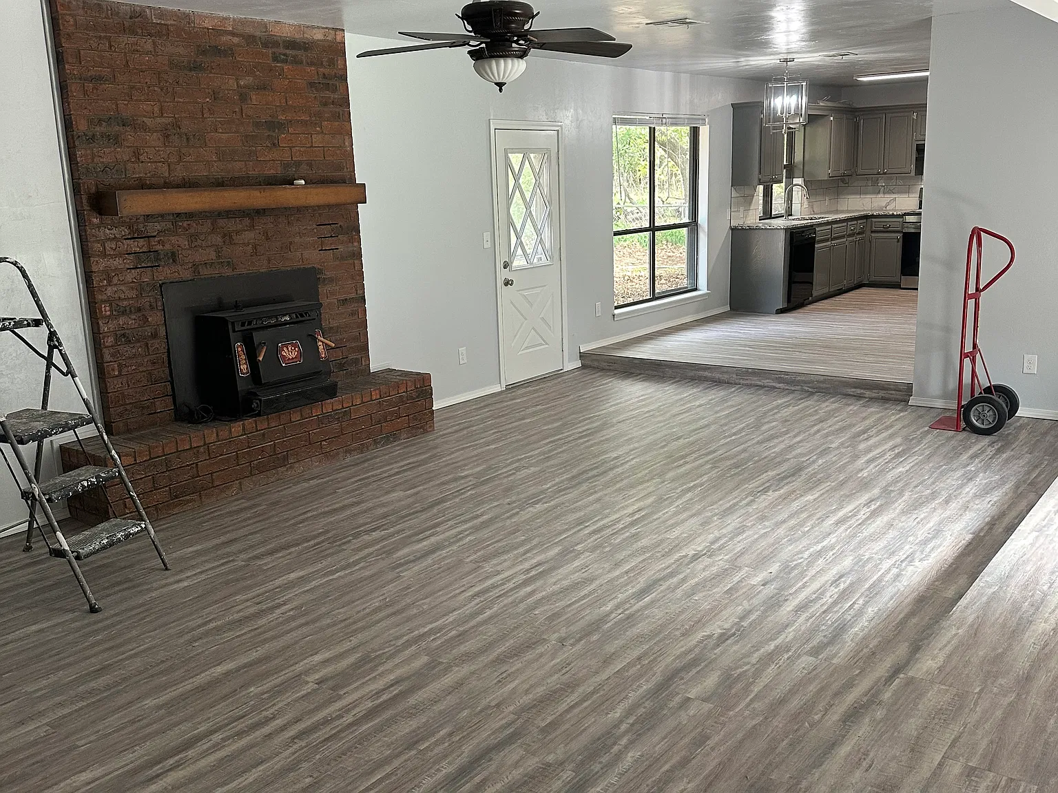 4 bed, $1,500 — Photo 4