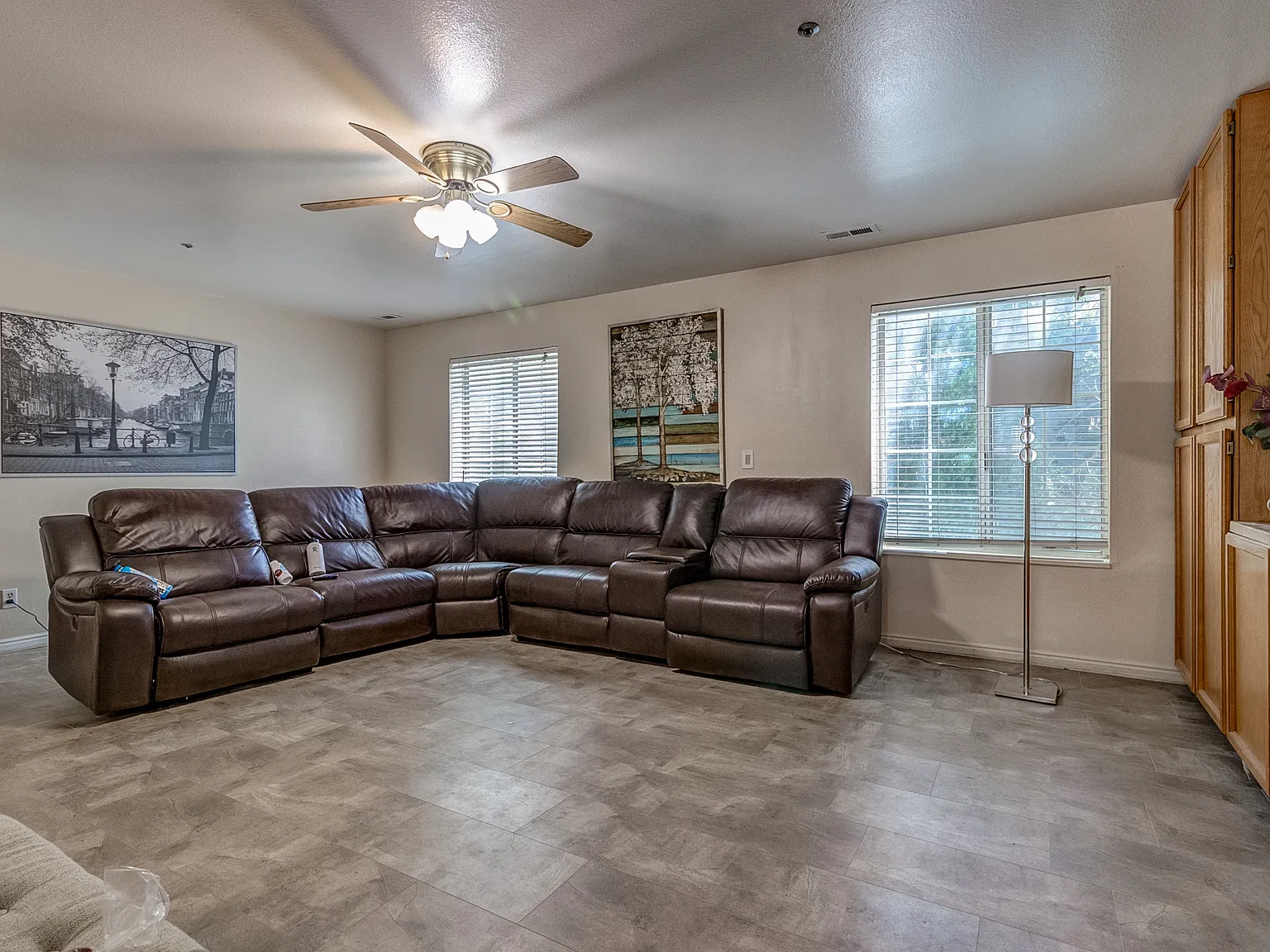 4 bed, 1164 sqft, $619 — Photo 3