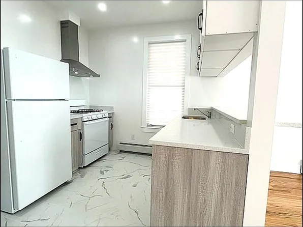 228 Bowers Street image 3 of 22