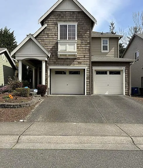 630 Kitsap Ave NE — Photo 1