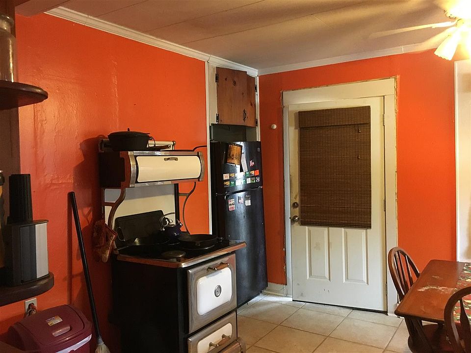 2nd image of 166 Williams St