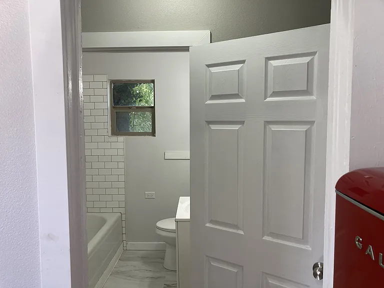 1812 G St N #1 — Photo 7