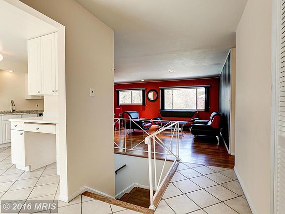 3rd image of 5601 Pier Dr