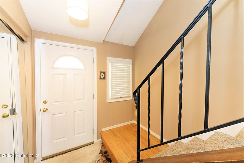 5th image of 100 Southbury Road