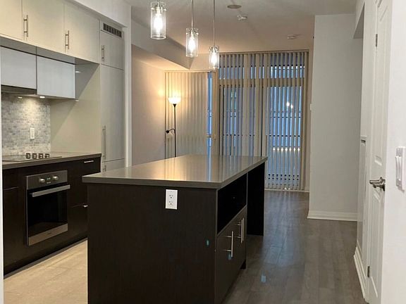 3rd image of 8 Mercer St #415