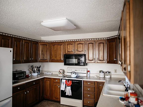 4th image of 110 E 39th St APT F7