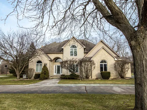 6031 Covered Wagons Trl, Flint, MI 48532