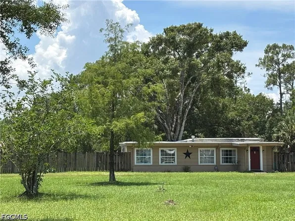 6770 Marna Ln, North Fort Myers, FL 33917