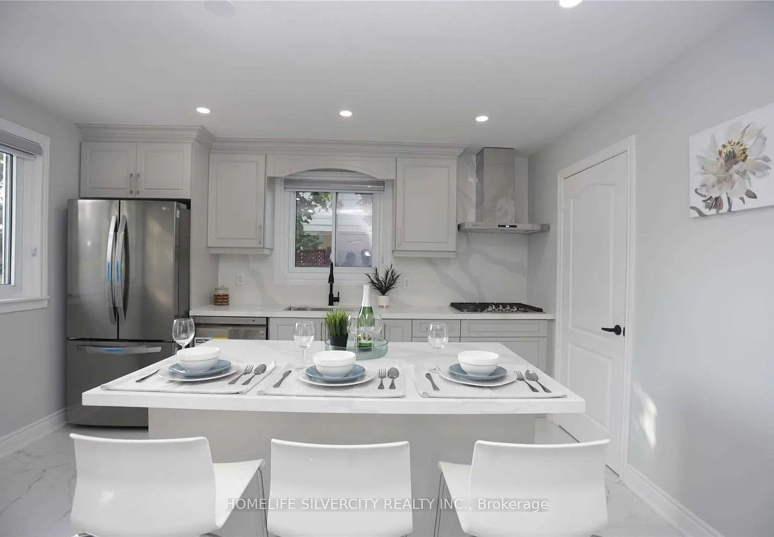 3 bed, $2,950 — Photo 2