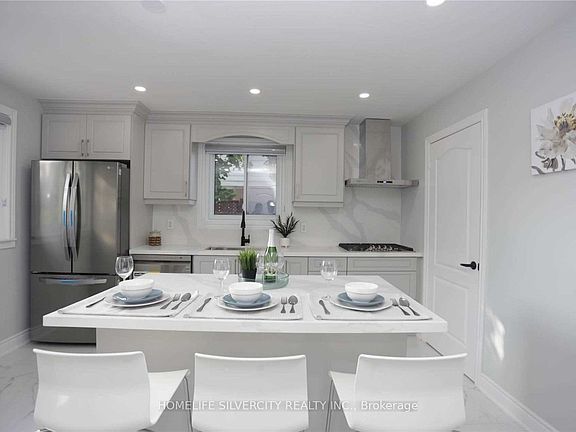 2nd image of 169 Folkstone Cres
