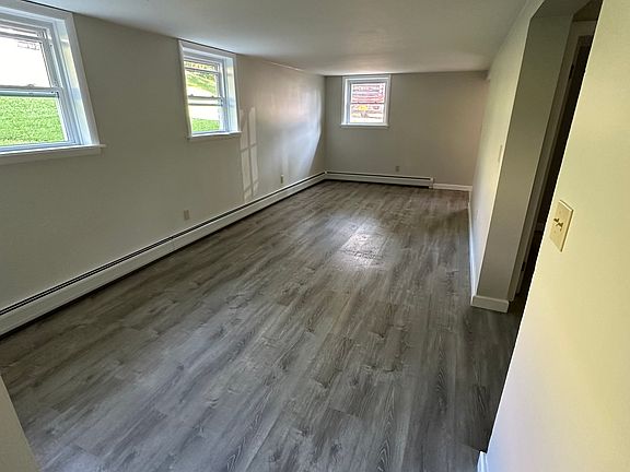 5th image of 34 Seminole Ave #Basement