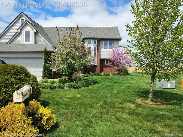 10368 Saint John Dr, Algonac, MI 48001