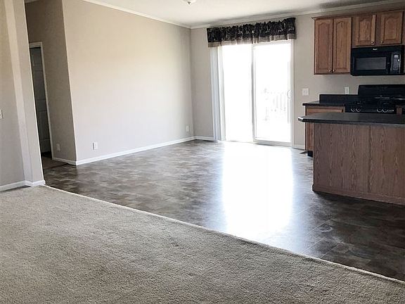 4th image of 160 Adeline Dr