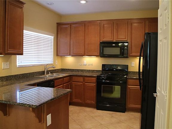 4th image of 11741 Giles St