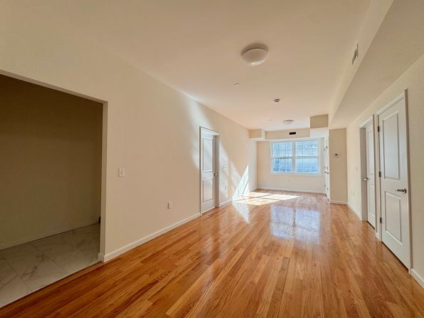 1269 Main St #618