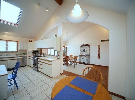 2028  Quail Creek Dr Lawrence, KS listing photo #5