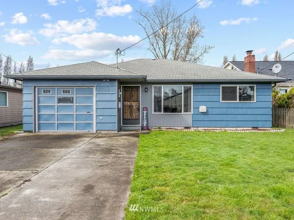 925 33rd Ave, Longview, WA 98632