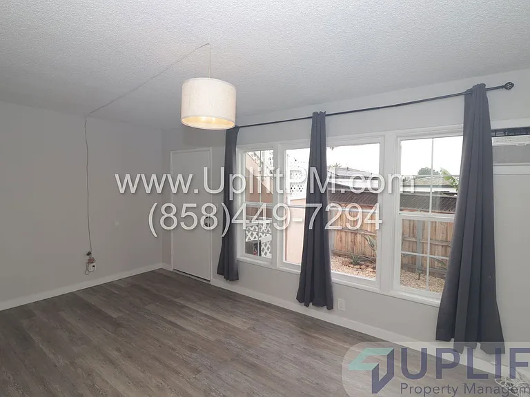 4833 Castle Ave — Photo 32