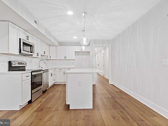 3rd image of 716 N 19th St