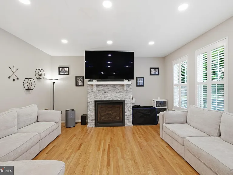 14997 Grassy Knoll Ct — Photo 11