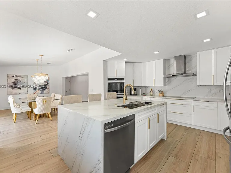 16841 SW 5th Ct — Photo 5