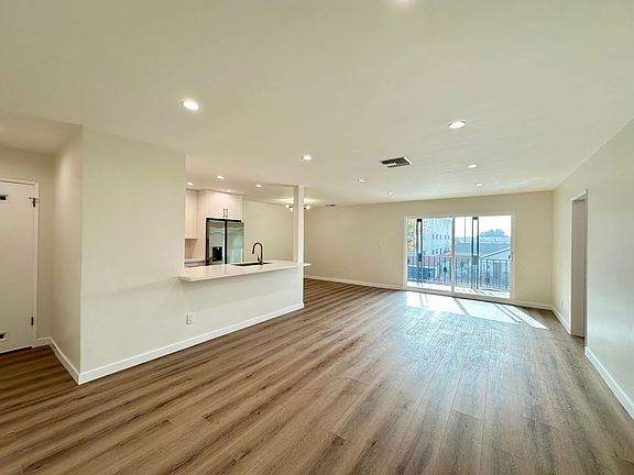 4th image of 1301 Stanley Ave APT C