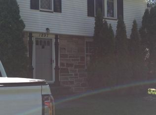 1897 Staunton Rd, Cleveland Heights, OH 44118