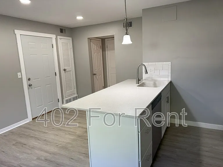 1010 S 29th St #7 — Photo 4