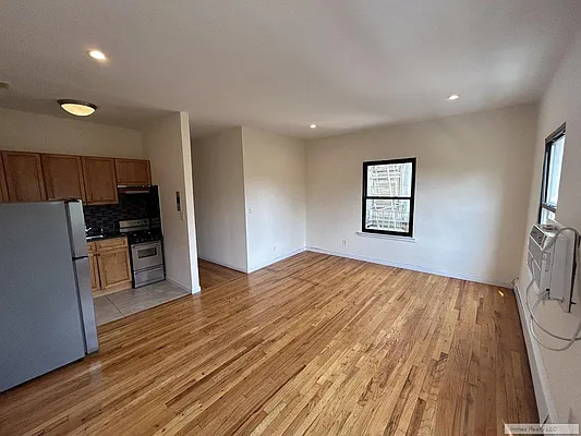 Rented by Immac Realty | media 31