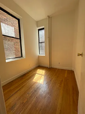 Rented by Peter R. Hungerford, LREB | media 42