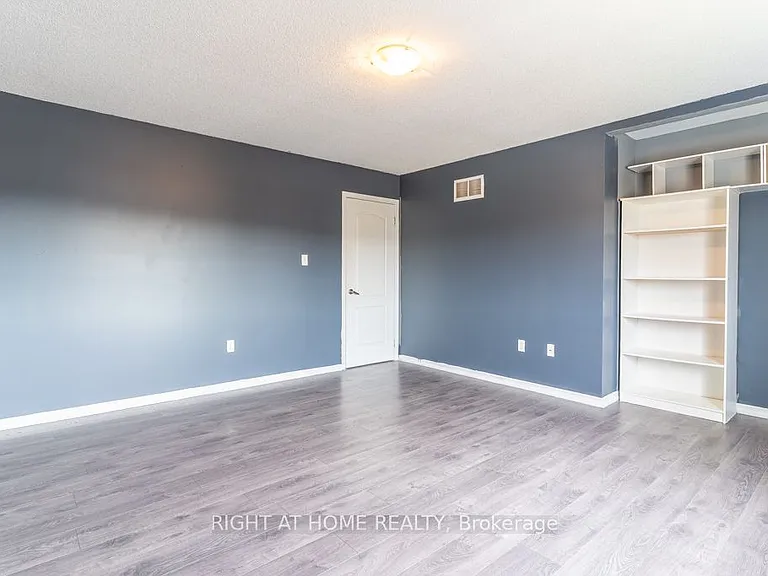 1373 Hunter St — Photo 29