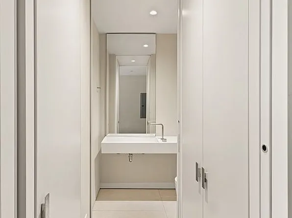 251 W 14th St APT 3A, New York, NY 10011