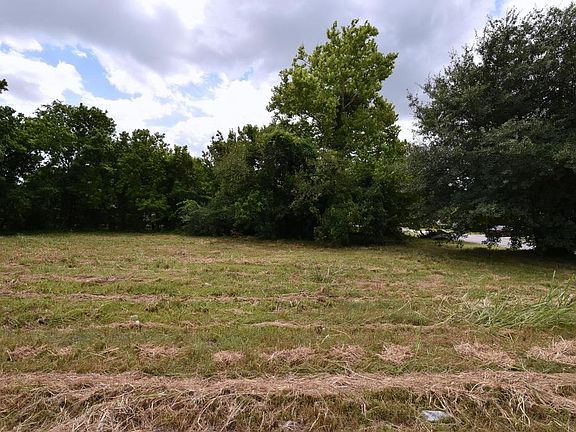 2nd image of 7910 Oak Knoll Ln