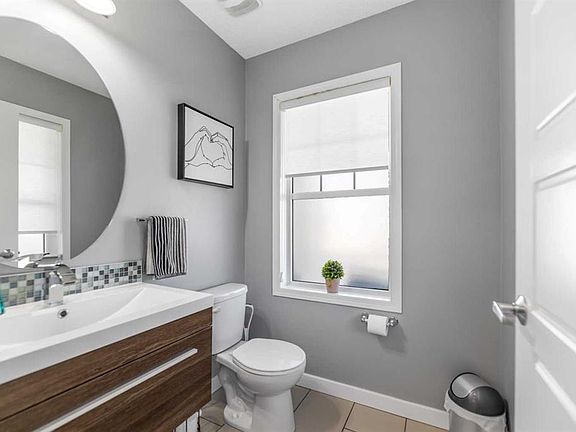 5th image of 113 NE Osborne Rise SW