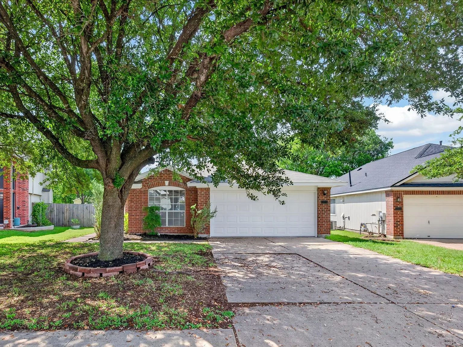 3 bed, 2.0 bath, 1560 sqft, $1,825 — Photo 3