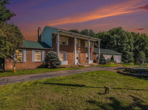 379 N State St, Sparta, MI 49345