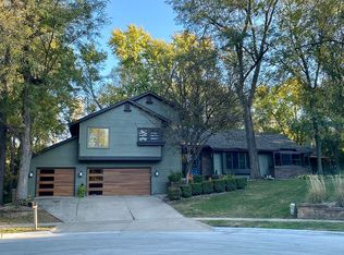 2417 70th Pl, Urbandale, IA 50322