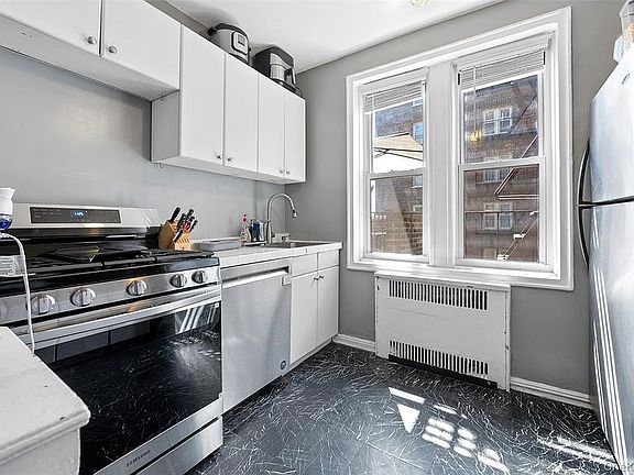 5th image of 84-49 168th St #2U