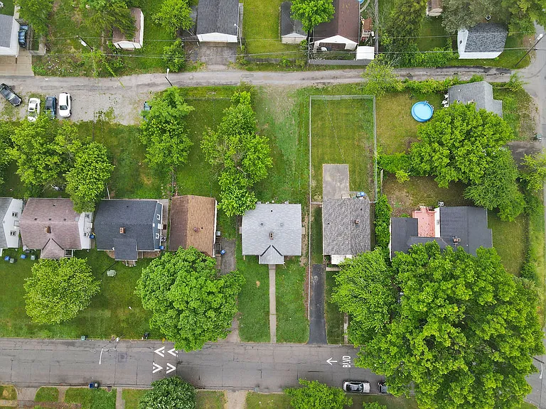 2254-2256 Hiawatha Park Dr — Photo 25