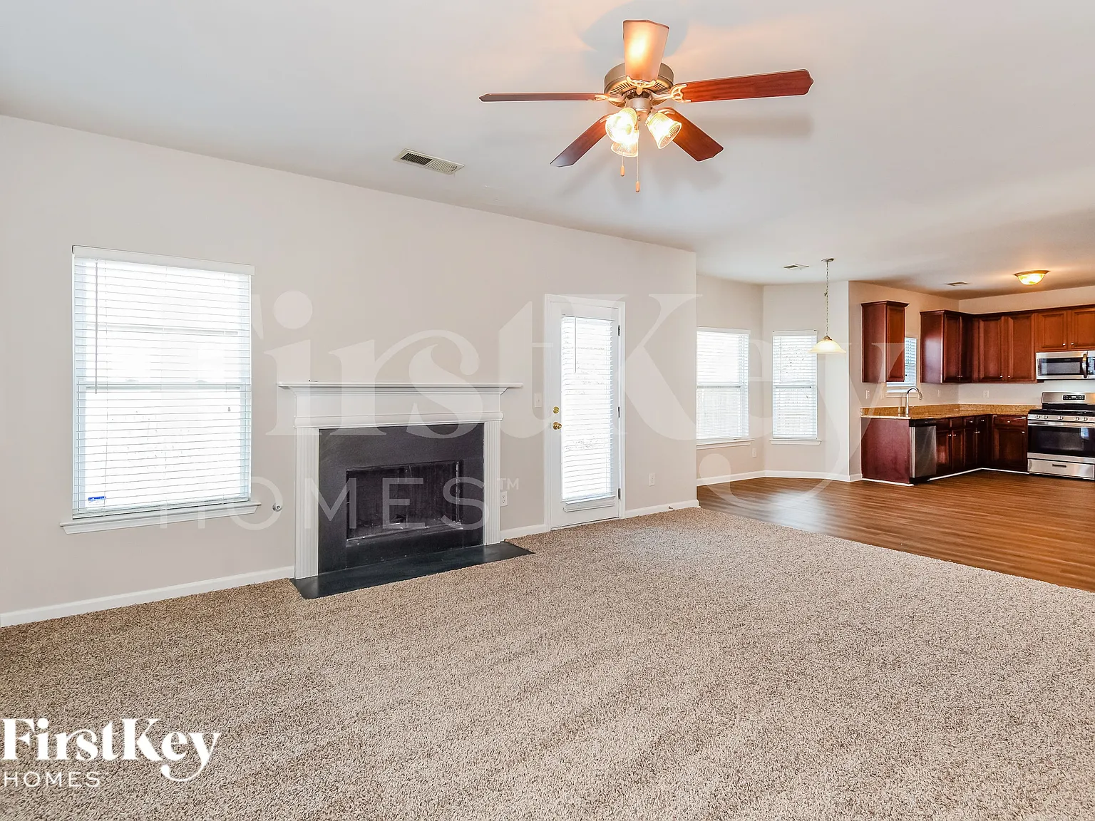 4 bed, 3.0 bath, 2860 sqft, $3,040 — Photo 3