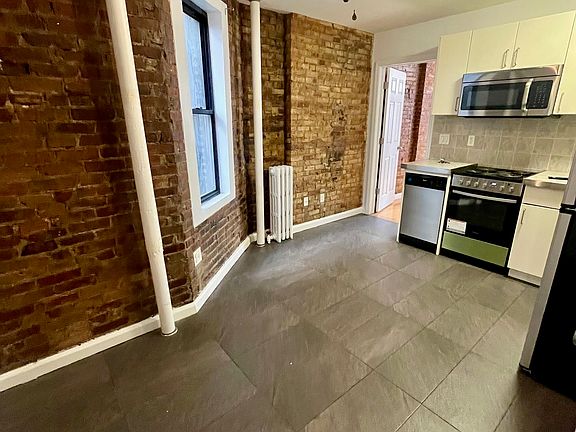 3rd image of 170 Delancey St APT 16