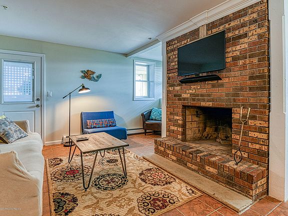 5th image of 28 Ocean Ave APT 6
