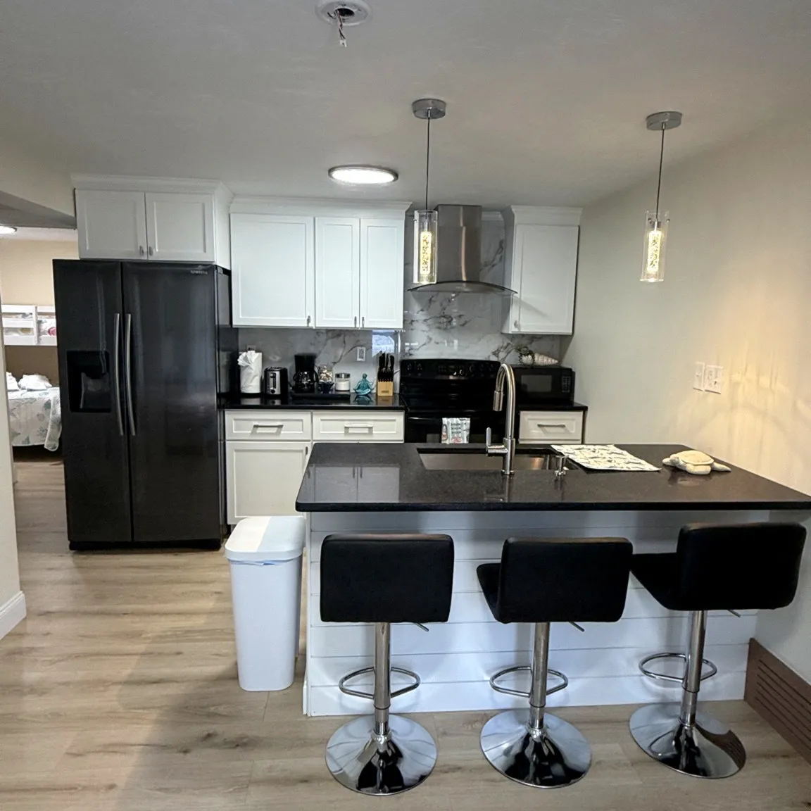2 bed, 720 sqft, $2,200 — Photo 3