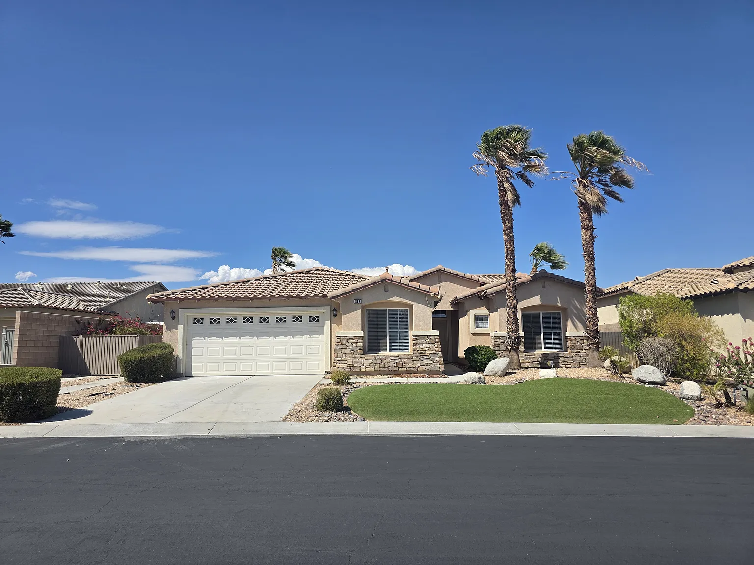 4 bed, 2107 sqft, $3,200 — Photo 3
