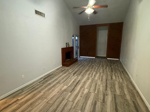 Living Room with Working Chimney