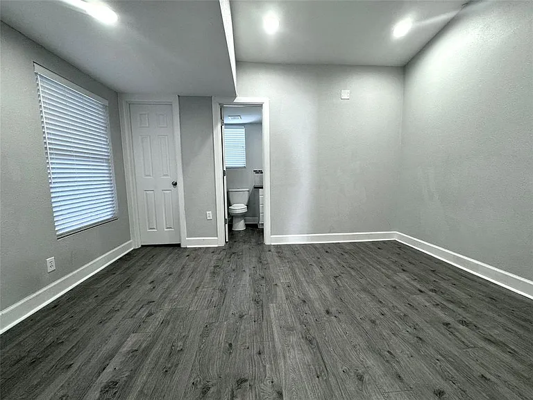 4604 Duval St #A — Photo 21