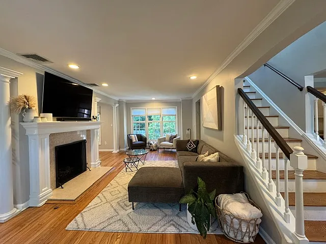 575 Knickerbocker Rd — Photo 8