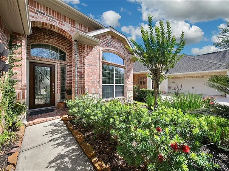 139 Sweet Leaf Grove Ln — Photo 2