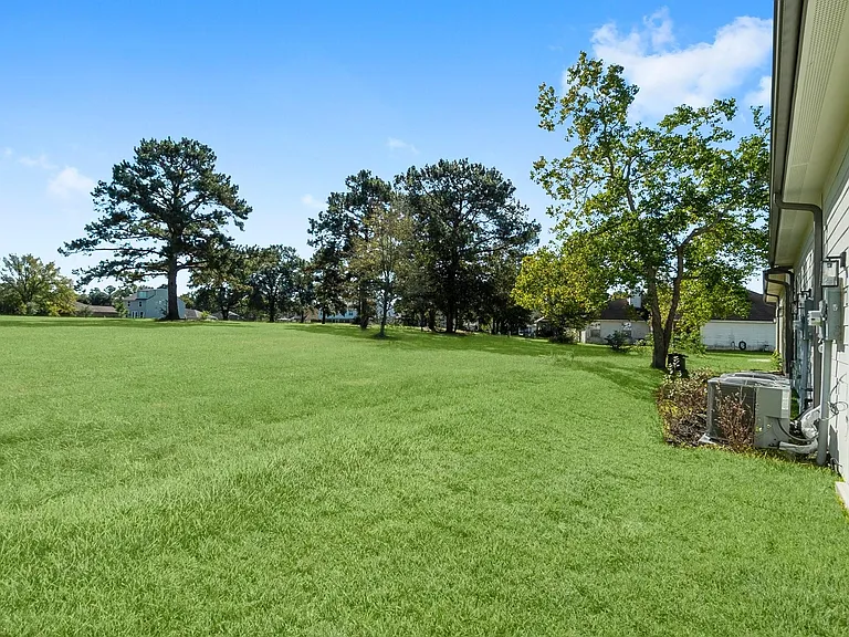 14822 Spica Ct — Photo 35