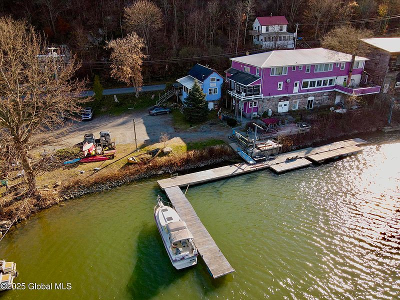 3rd image of 82 N Williams Street